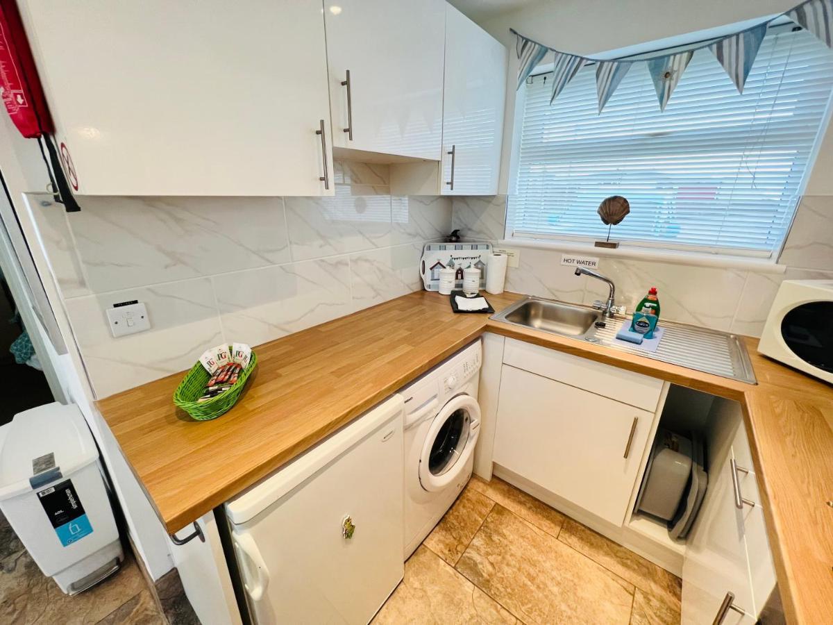 2 Bedroom Chalet Sb109, Sandown Bay, Isle Of Wight Brading Buitenkant foto