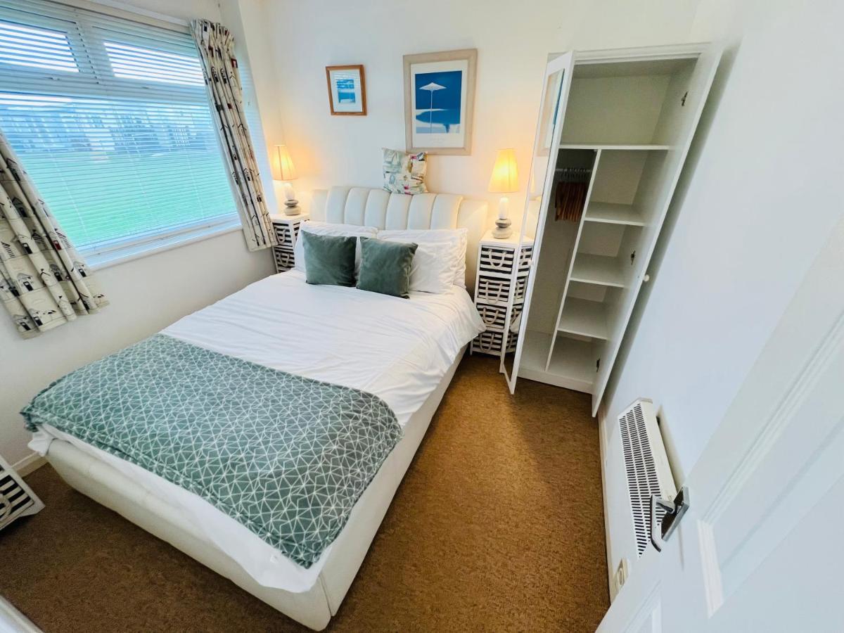 2 Bedroom Chalet Sb109, Sandown Bay, Isle Of Wight Brading Buitenkant foto